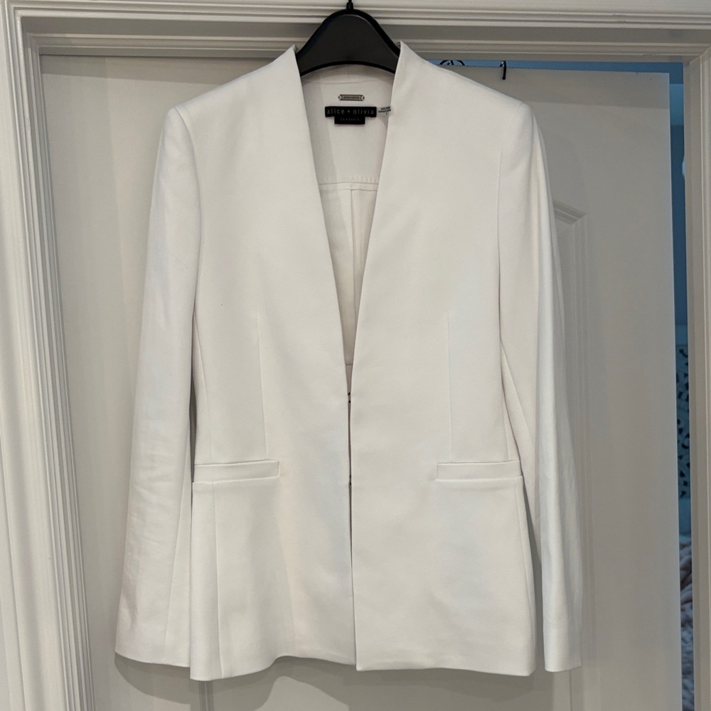 Alice + Olivia Elegant Cream Blazer